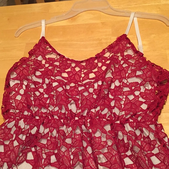 Lace overset red and white highlow dress - Picture 2 of 5